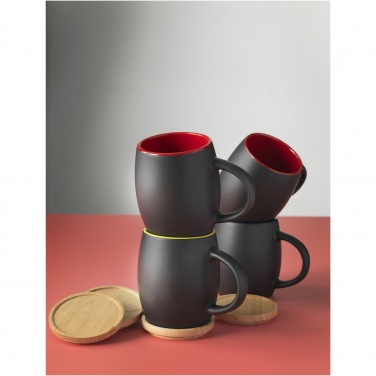 Logotrade werbemittel das Foto: Hearth 400 ml Keramiktasse mit Holz Untersetzer
