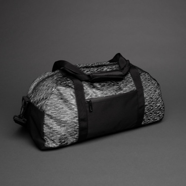 Logotrade Firmengeschenke das Foto: AWARE™ reflektierende RPET Wochenendtasche