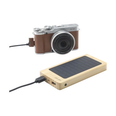 Logotrade Geschäftsgeschenke das Foto: Solar Powerbank 8000+ Kabelloses Ladegerät