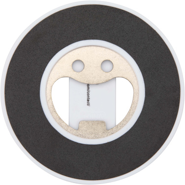 Logotrade Firmengeschenke das Foto: Ain Magnetische Smartphonehalterung  aus recyceltem Kunststoff mit Flaschenöffner 
