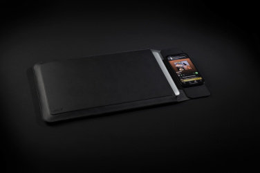 Logo trade advertising products image of: Swiss Peak 15W magnetic charging laptop sleeve 14-15,6"
