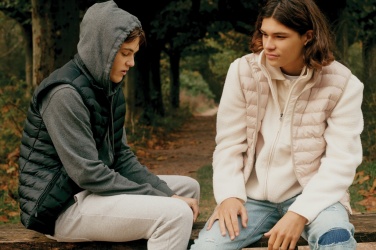 Logotrade ärikingituse foto: Iqoniq Meru meeste taaskasutatud polüestrist vest