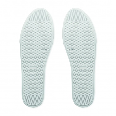 Logo trade meene pilt: PU suuruses 46 tossud