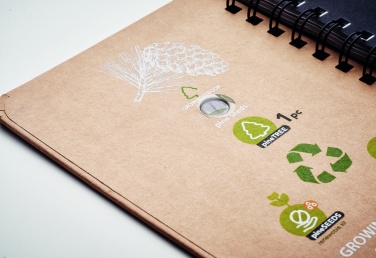 Logotrade ärikingitused pilt: A5 männipuu GROWNOTEBOOK™