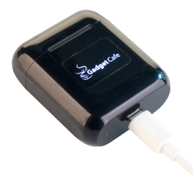 Logotrade firmakingi foto: Traadita kõrvaklapid valgustusega logoga