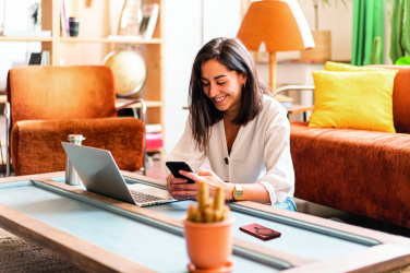 Logo trade meened foto: PAWTT juhtmeta laadija akupank