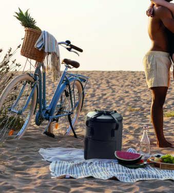 Logo trade reklaamkingid foto: COLDI külmakott-seljakott 600D RPET-ist