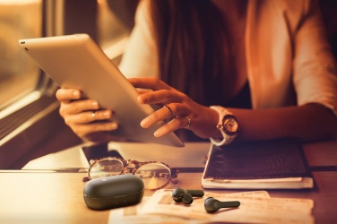 Logotrade liikelahja mainoslahja kuva: Motorola IPX5 TWS MOTO kuulokkeet 85