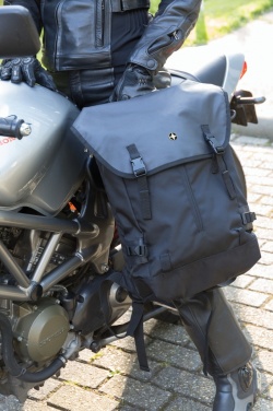 Logotrade mainoslahjat ja liikelahjat tuotekuva: Swiss Peak 17” kannettavan reppu ulkokäyttöön