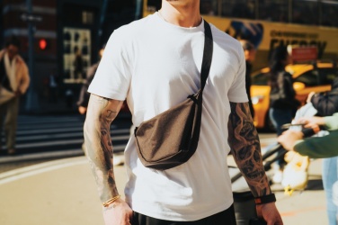 Logo trade mainoslahjat ja liikelahjat kuva: Crescent AWARE™ RPET puolikuun muotoinen crossbody -laukku