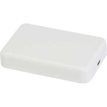 Logo trade mainostuote kuva: Acrab 10 000 mAh:n ja 15 W:n magneettinen langaton varavirtalähde, jossa 20 W:n PD – valmistettu kierrätetystä muovista