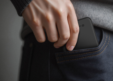 Logotrade liikelahja mainoslahja kuva: Urban Vitamin Pomona Qi2.2 25 W magneettinen varavirtalähde