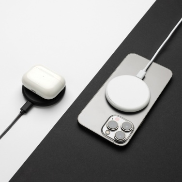 Logotrade reklaminės dovanos nuotrauka: Magnapad 15W RCS rplastikinis magnetinis 3 viename įkrovimo padėklas