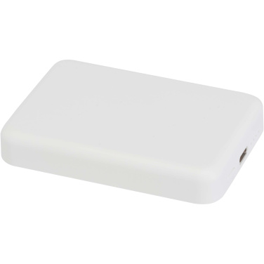 Logotrade reklaminės dovanos nuotrauka: „Acrab“ 5000 mAh 15 W magnetinė belaidė išorinė baterija su 20 W PD – pagaminta iš perdirbto plastiko