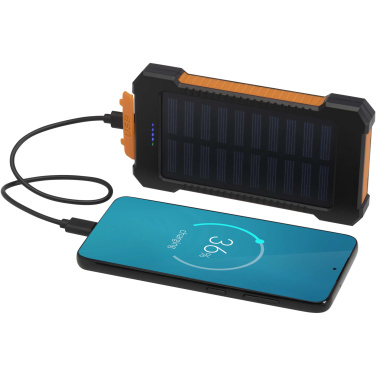 Logotrade logo dāvanas foto: Altair 5000 mAh 10 W pārstrādātas plastmasas izturīga saules enerģijas pārnēsājamā baterija ar iebūvētu lukturīti