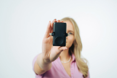 Логотрейд pекламные продукты картинка: Urban Vitamin San Diego RCS пластиковый блок питания PD 20 Вт