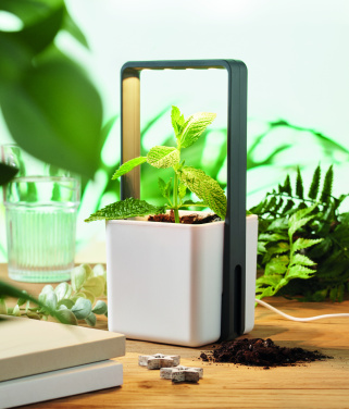 Лого трейд бизнес-подарки фото: Indoor garden with LED light