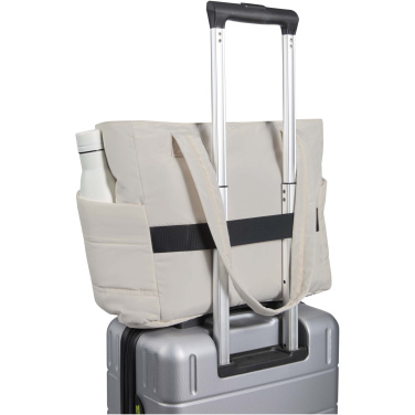 Логотрейд pекламные подарки картинка: Спортивная сумка Puffer для ноутбука с диагональю экрана 15,6 дюйма, изготовленная из переработанных материалов согласно стандарту GRS, объемом 18 л